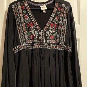 Knox Rose black embroidered top